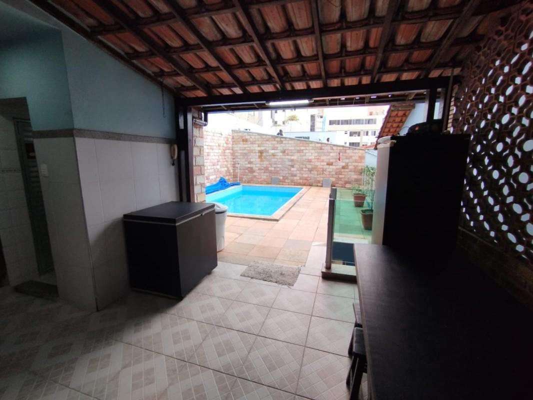 Casa, Castelo, 3 Quartos, 4 Vagas, 1 Suíte