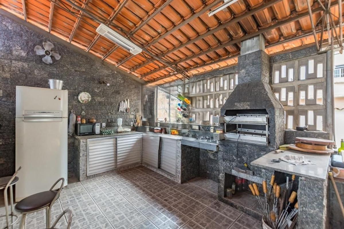 Casa, João Pinheiro, 5 Quartos, 4 Vagas, 1 Suíte