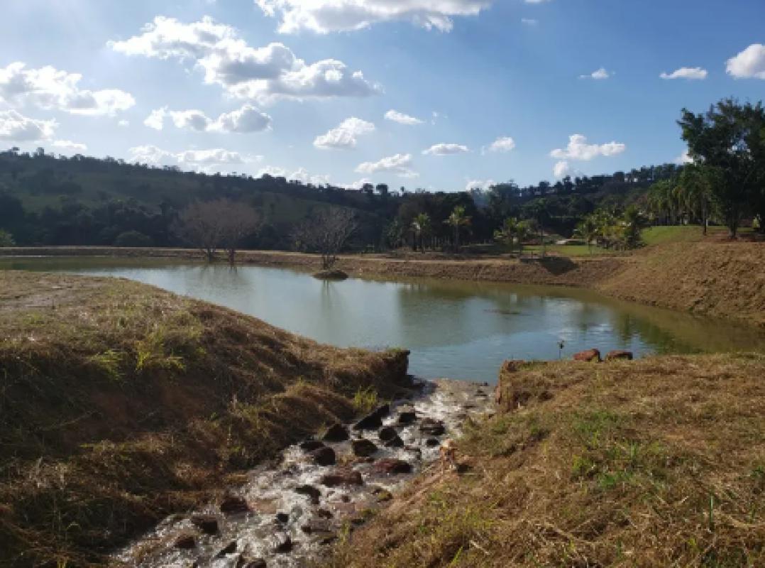 Lote, Universitário, 0 Quarto, 0 Vaga
