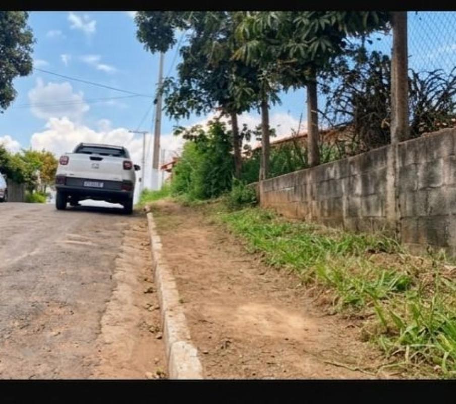 Lote, Centro, 0 Quarto, 3 Vagas