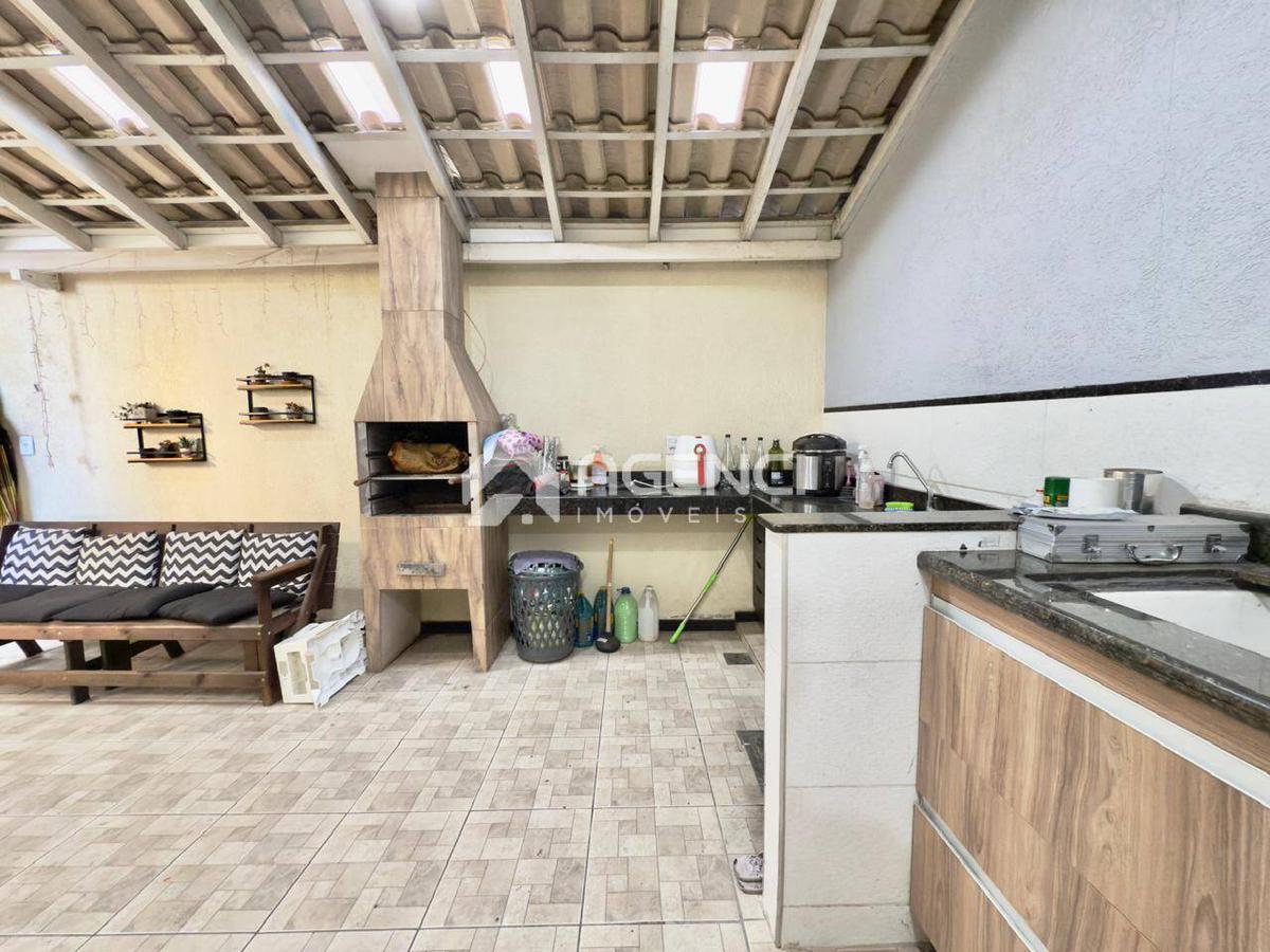 Casa, Cabral, 3 Quartos, 0 Vaga, 1 Suíte