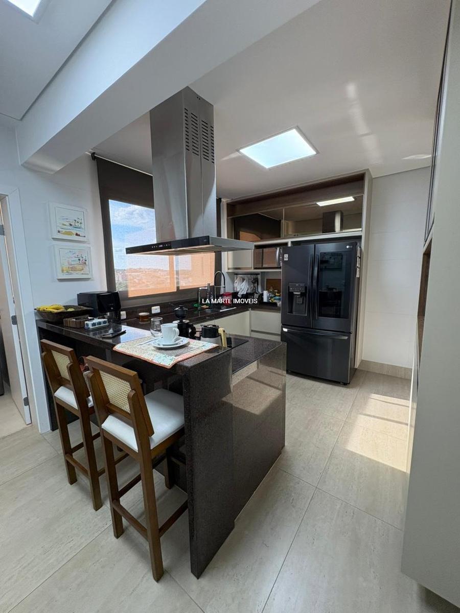 Apartamento, Centro, 4 Quartos, 4 Vagas, 3 Suítes