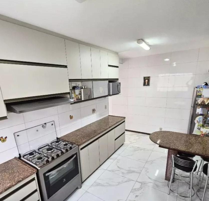 Casa, Castelo, 3 Quartos, 3 Vagas, 2 Suítes