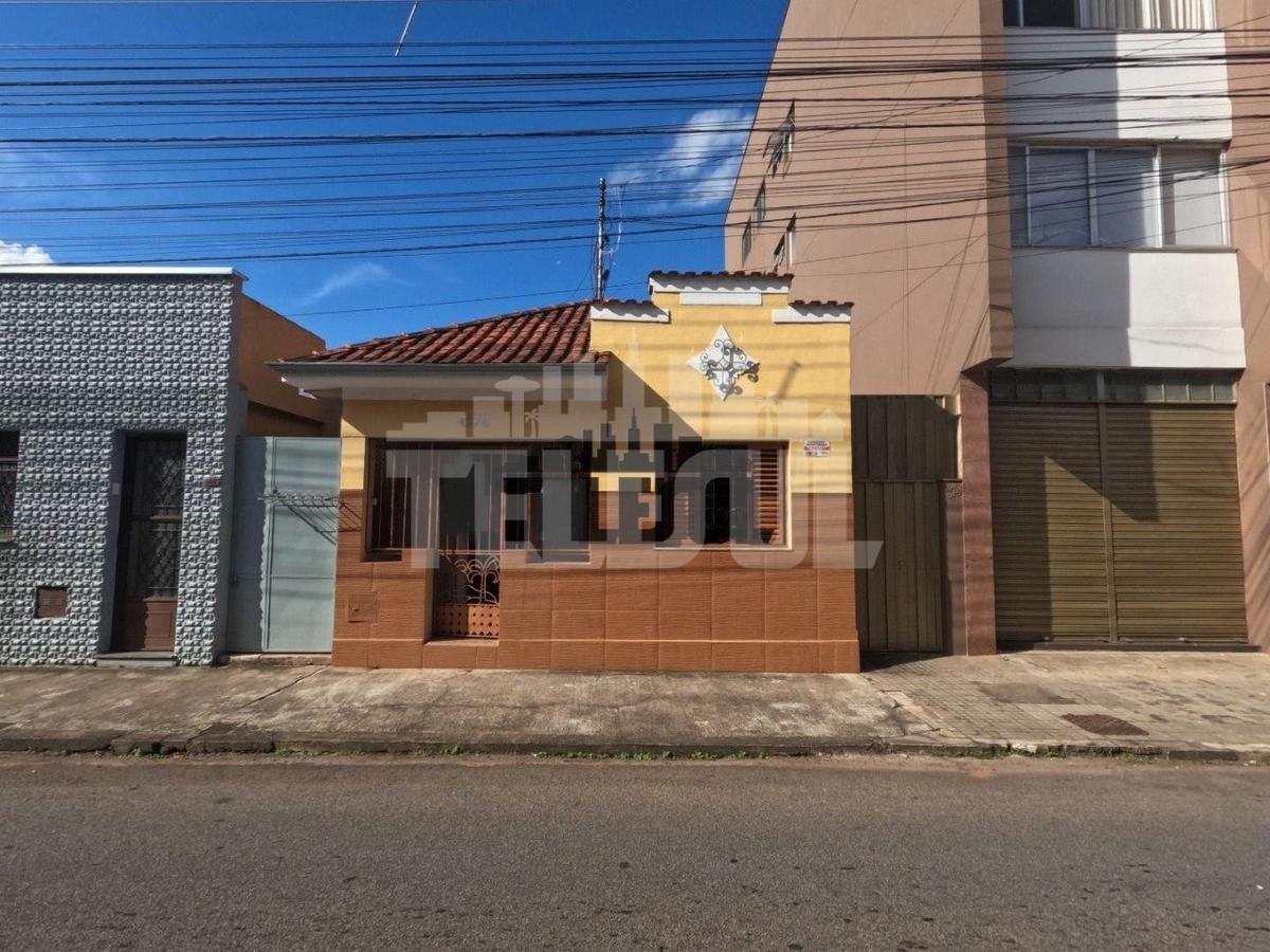 Casa, Centro, 3 Quartos, 0 Vaga