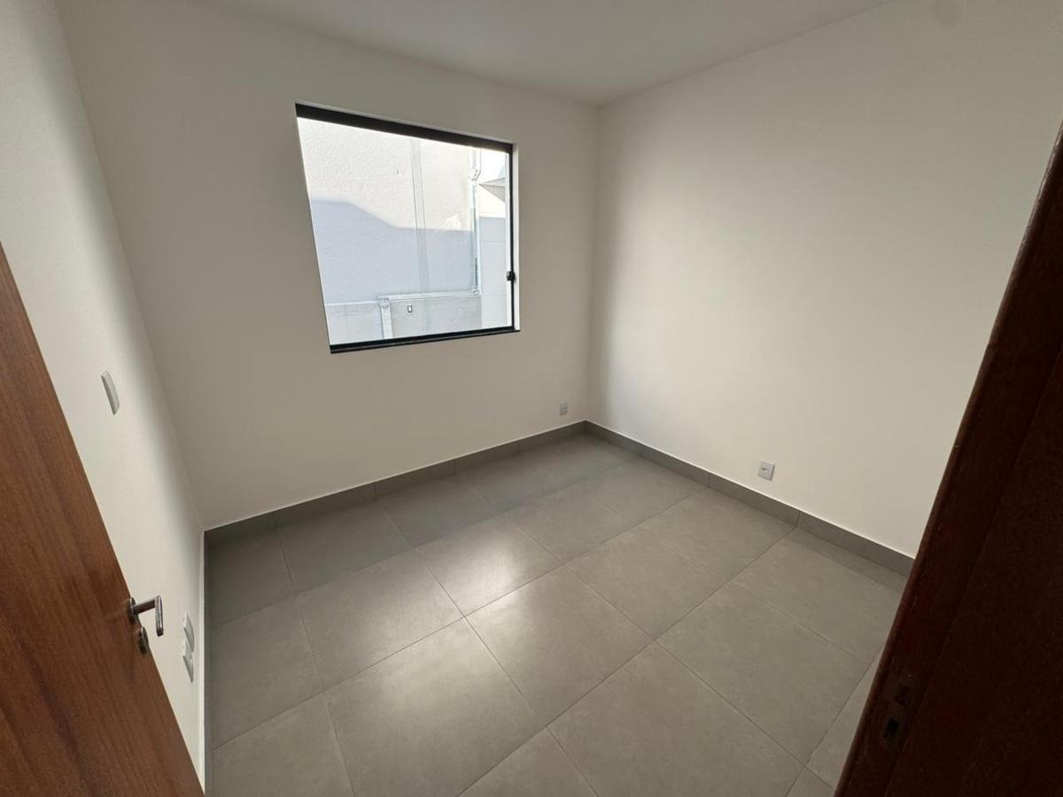 Casa, Serra Dourada, 3 Quartos, 2 Vagas, 1 Suíte