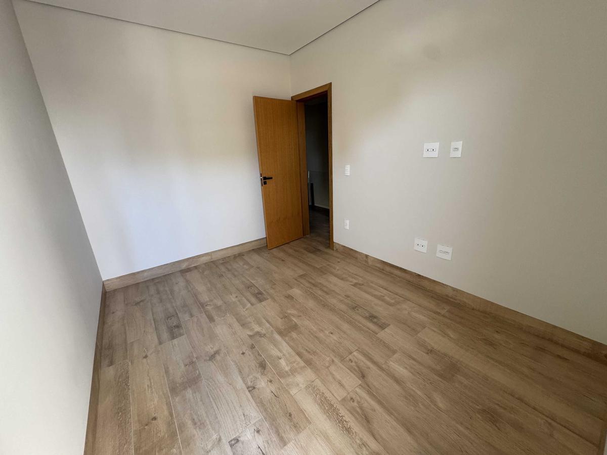 Casa, Jaraguá, 3 Quartos, 3 Vagas, 1 Suíte