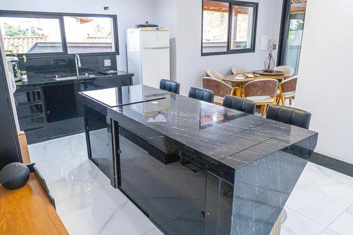 Casa, Floramar, 4 Quartos, 5 Vagas, 1 Suíte