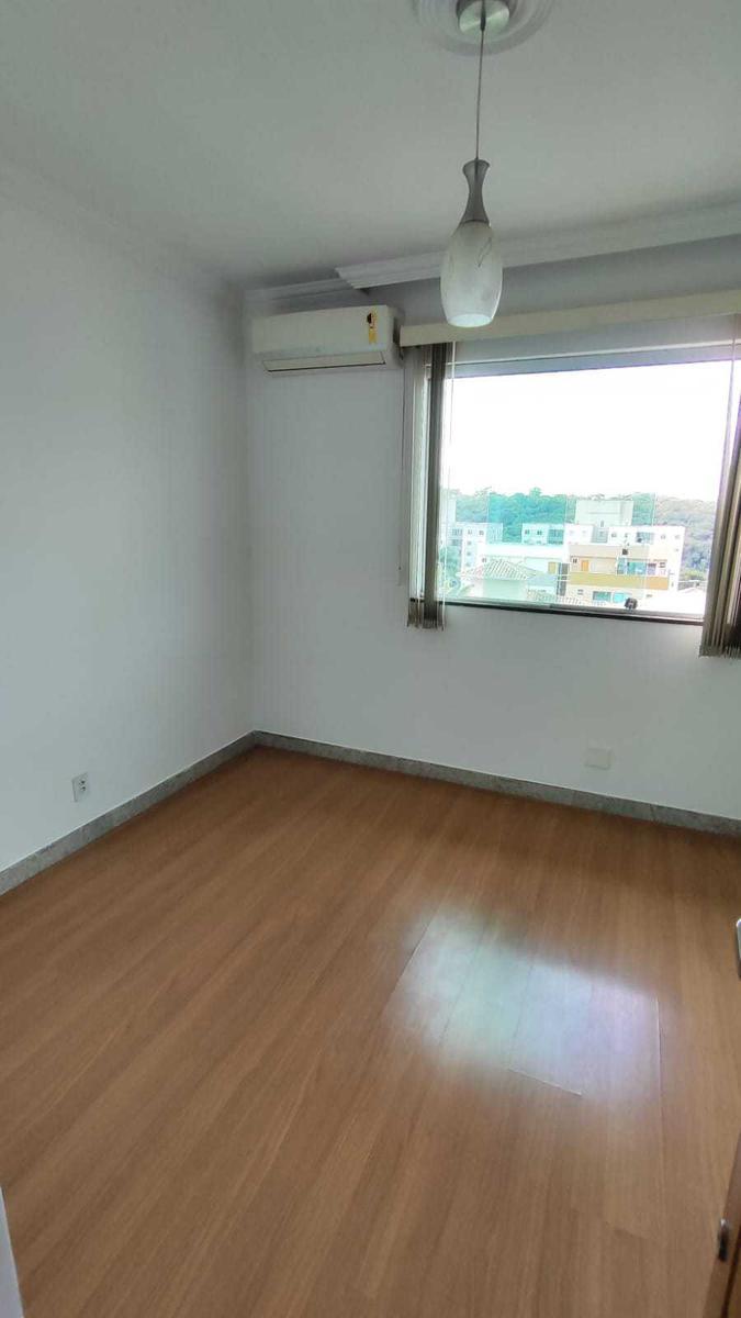 Casa, Cabral, 3 Quartos, 2 Vagas, 1 Suíte
