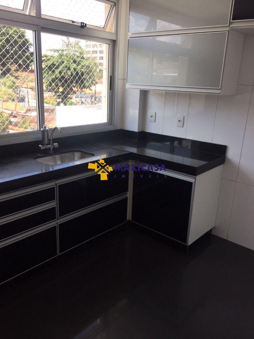 Apartamento, São José, 4 Quartos, 0 Vaga, 2 Suítes