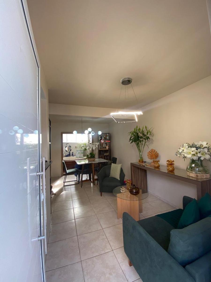 Casa, Castelo, 0 Quarto, 0 Vaga