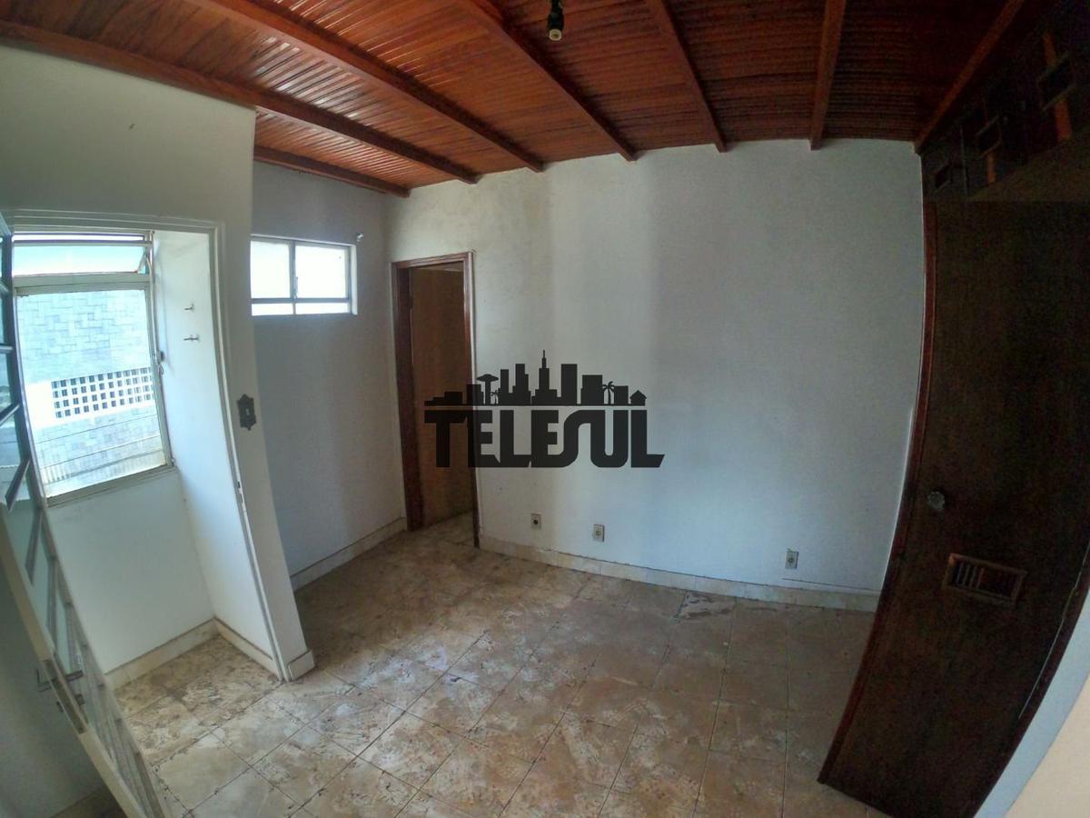 Casa, Centro, 4 Quartos, 0 Vaga, 1 Suíte