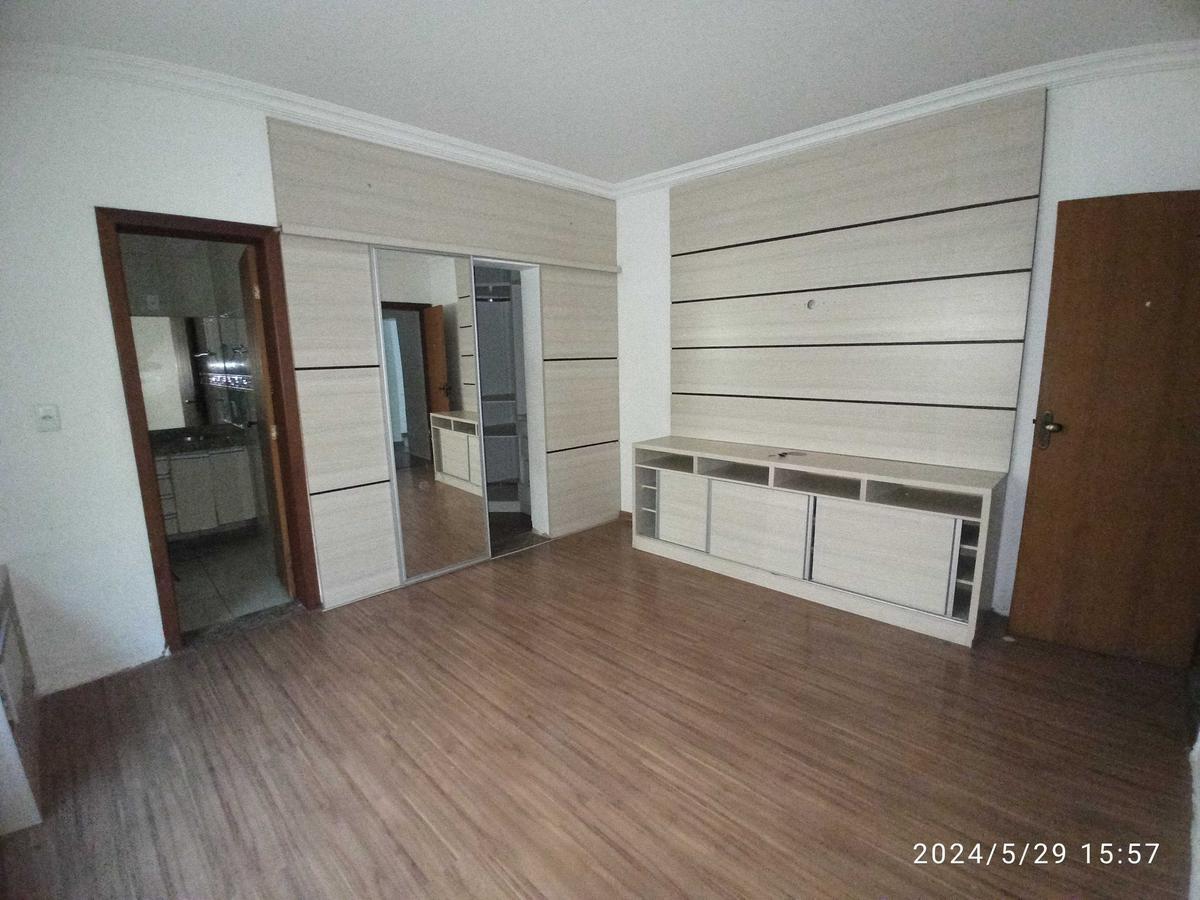 Casa, Santa Cruz, 3 Quartos, 2 Vagas, 1 Suíte