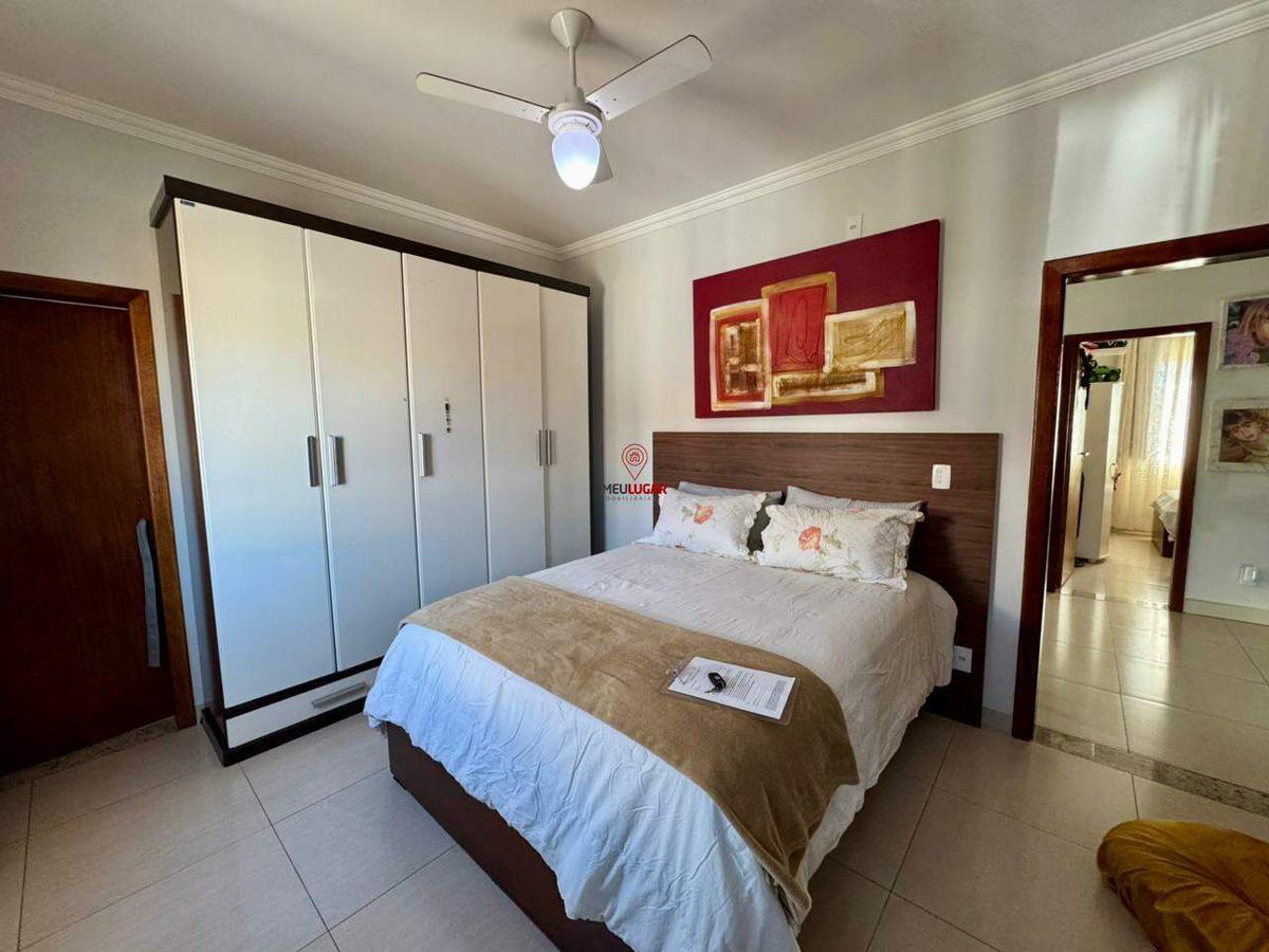 Casa, Miramar (barreiro), 4 Quartos, 3 Vagas, 1 Suíte