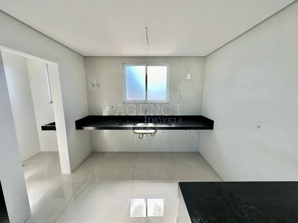 Cobertura, Serrano, 4 Quartos, 0 Vaga, 1 Suíte