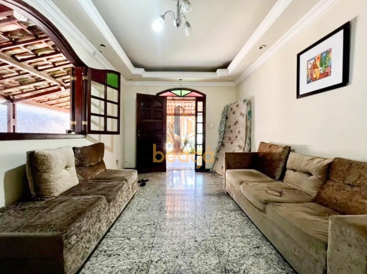 Casa, Santa Terezinha, 3 Quartos, 4 Vagas, 1 Suíte