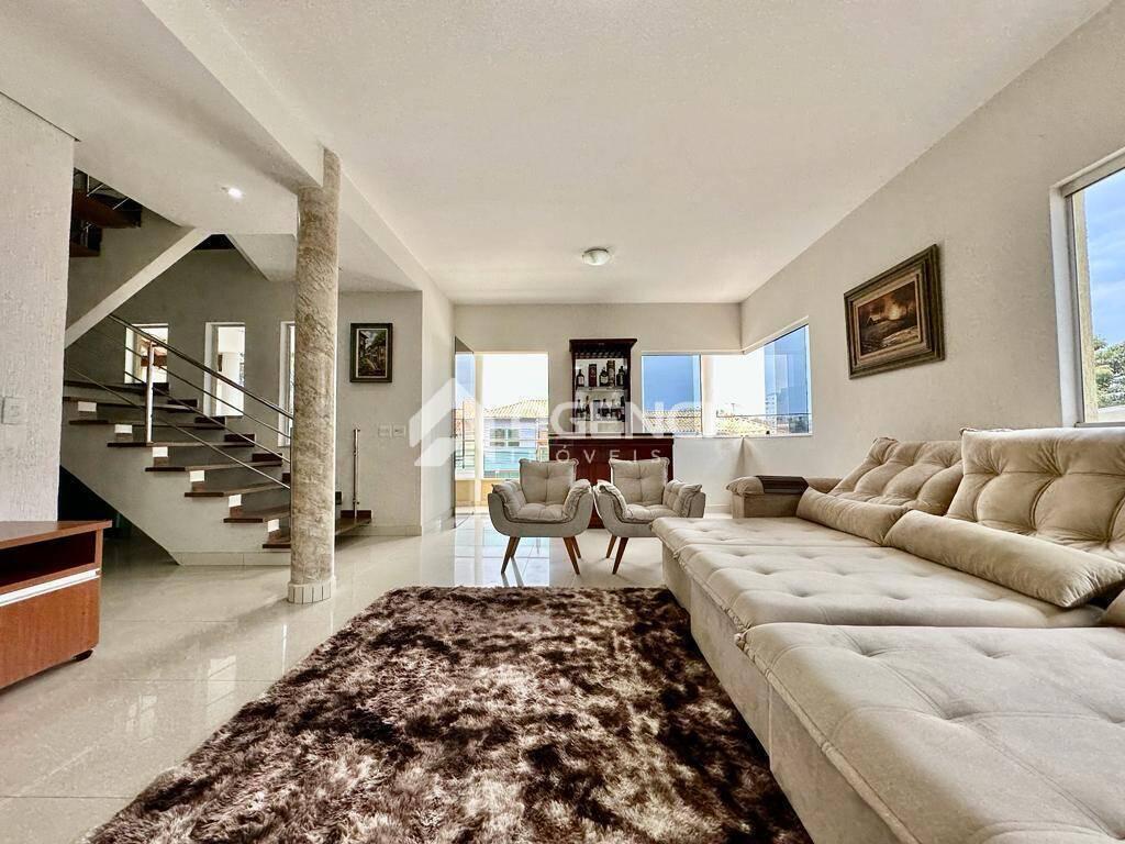 Casa, Cabral, 4 Quartos, 0 Vaga, 1 Suíte