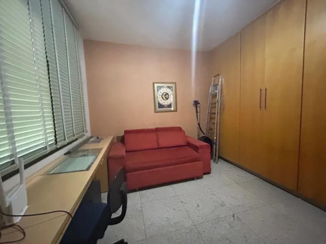 Casa, Centro, 4 Quartos, 5 Vagas, 1 Suíte