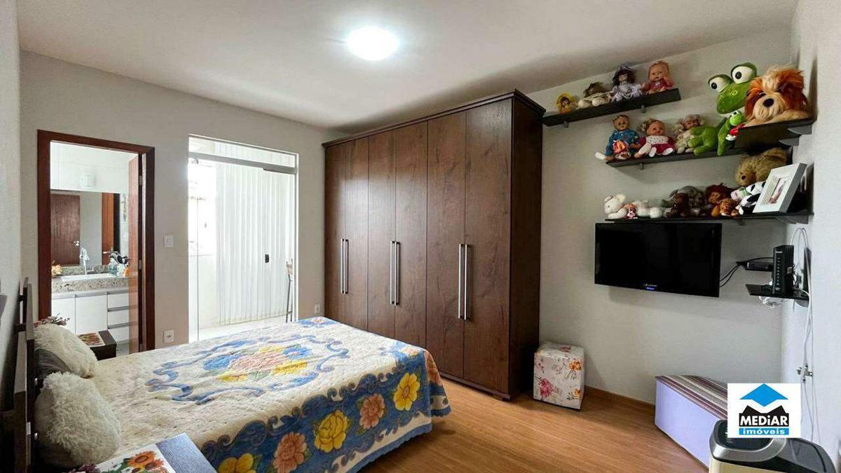 Casa, Santa Efigênia, 3 Quartos, 2 Vagas, 2 Suítes