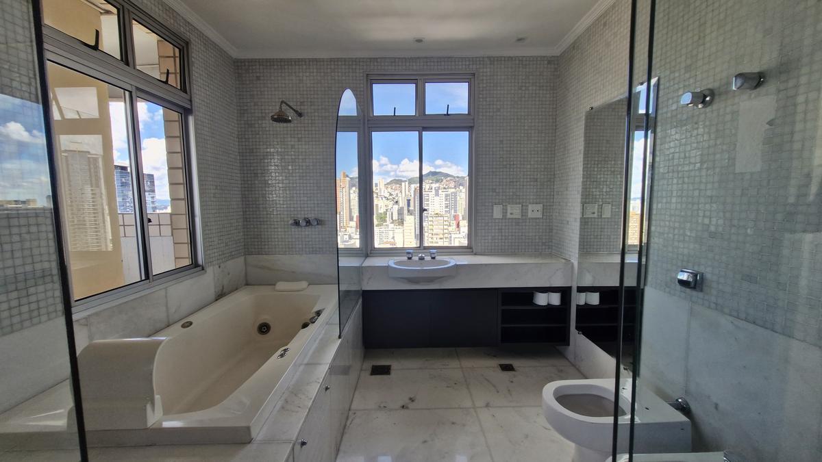 Cobertura, Savassi, 4 Quartos, 5 Vagas