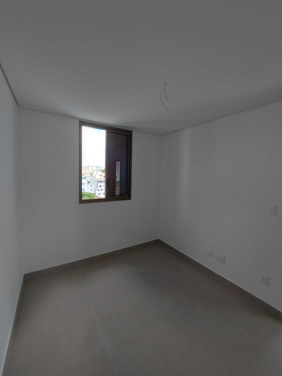 Cobertura, Sagrada Família, 2 Quartos, 3 Vagas, 1 Suíte