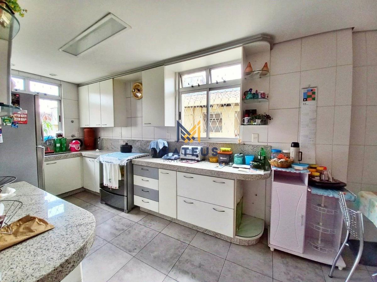 Casa, Carlos Prates, 6 Quartos, 2 Vagas, 2 Suítes