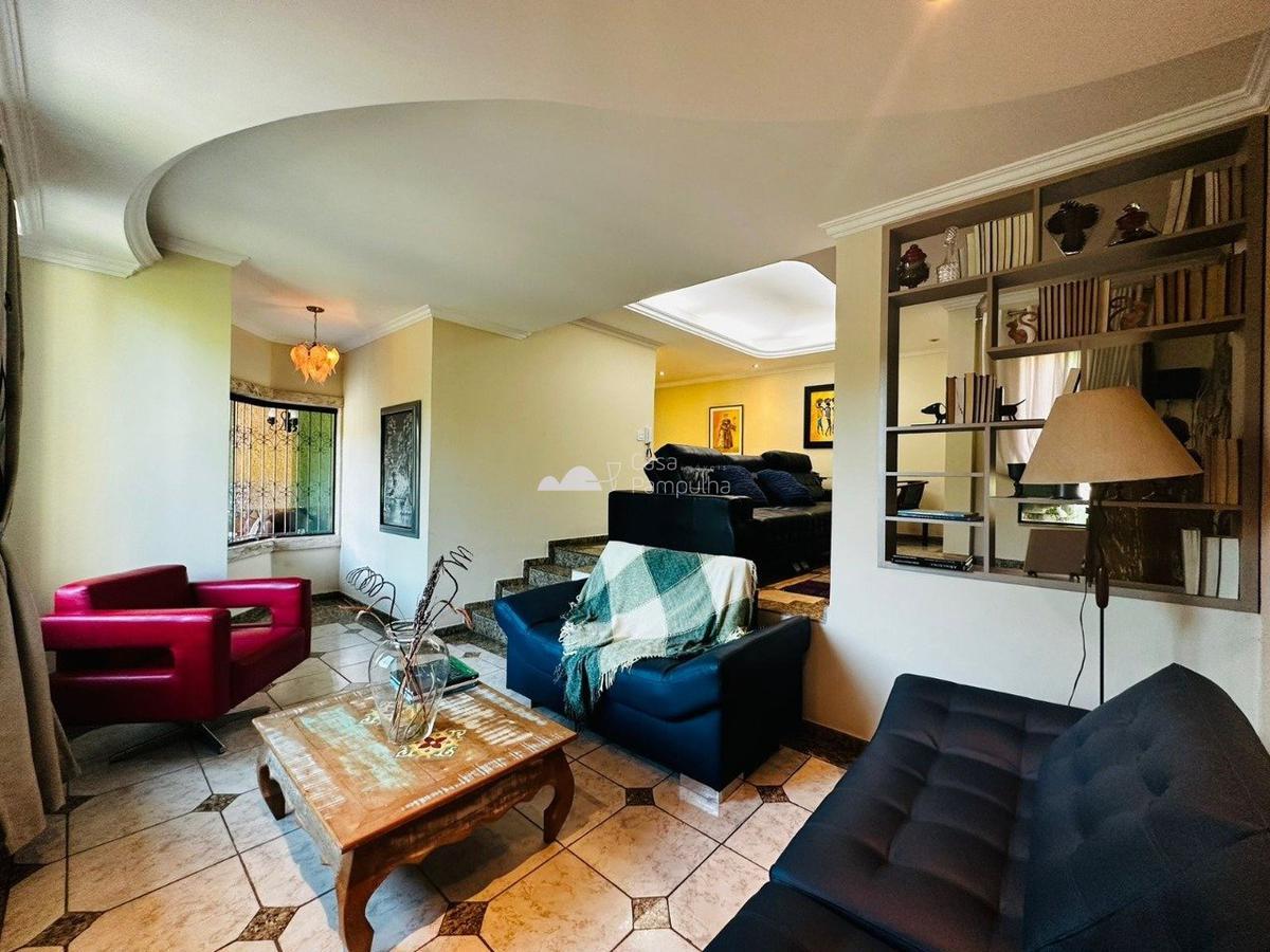 Casa, Santa Branca, 3 Quartos, 4 Vagas, 1 Suíte