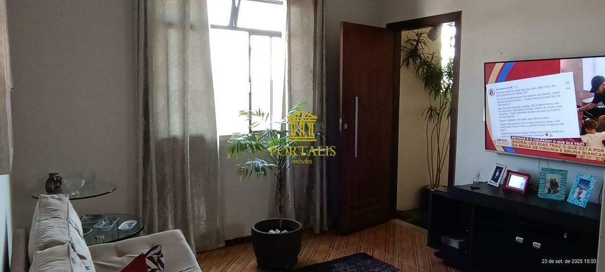 Apartamento, Sagrada Família, 2 Quartos, 1 Vaga