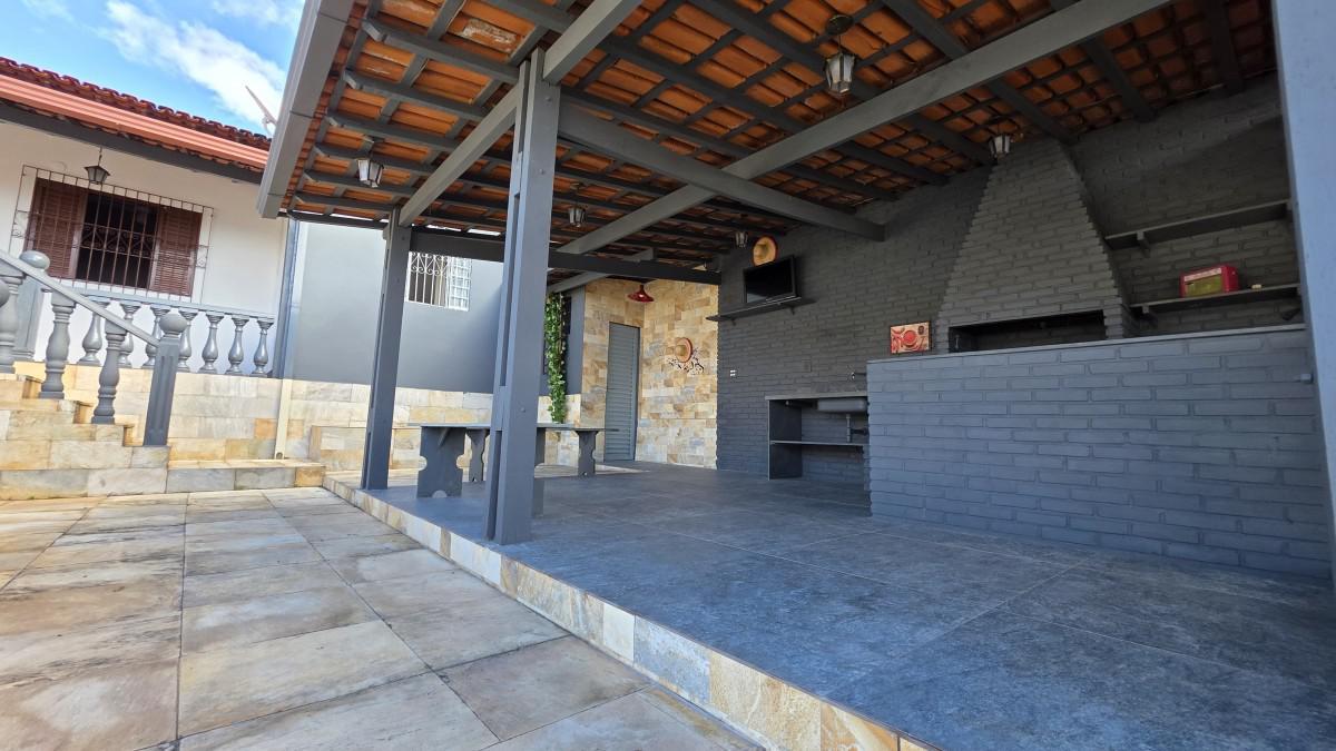 Casa, Jardim Leblon, 2 Quartos, 5 Vagas, 1 Suíte