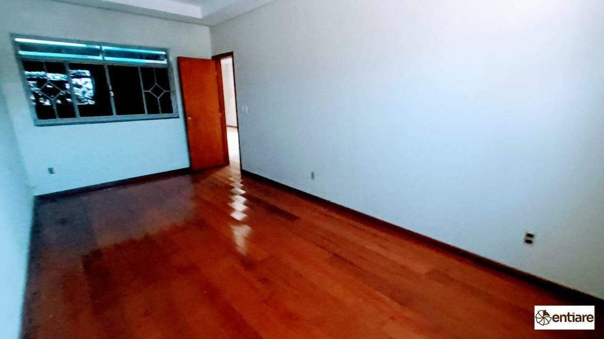Casa Comercial, Venda Nova, 7 Quartos, 0 Vaga, 1 Suíte