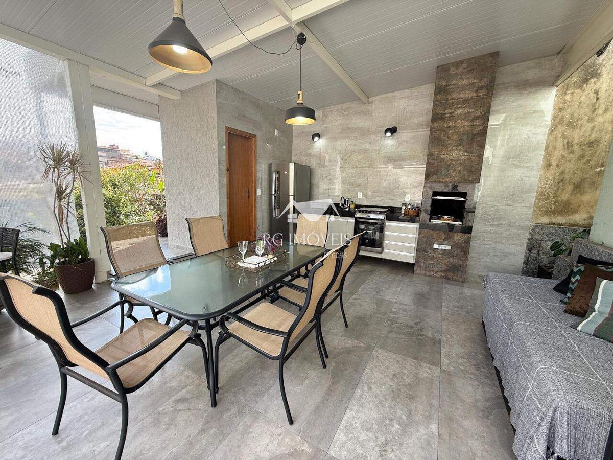 Casa, Tirol (barreiro), 3 Quartos, 2 Vagas, 1 Suíte