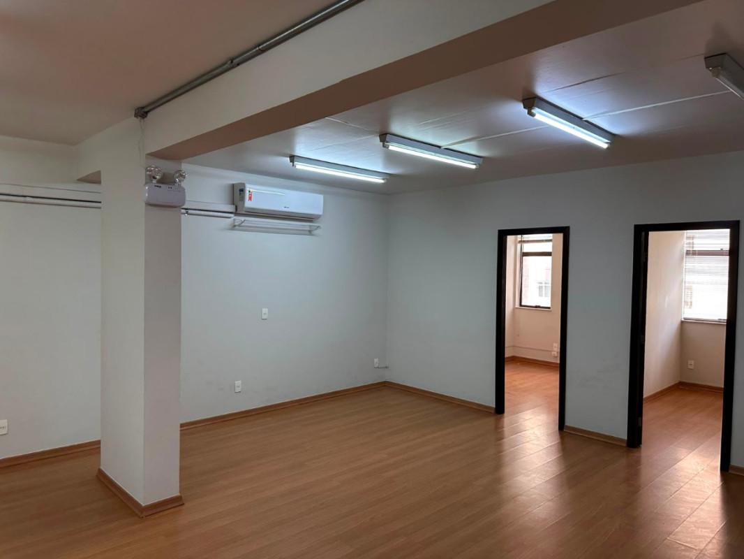 Sala, Centro, 0 Quarto, 1 Vaga