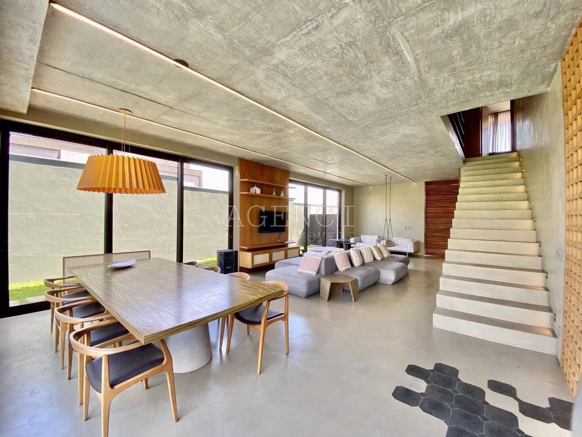 Casa, Alphaville - Lagoa dos Ingleses, 4 Quartos, 0 Vaga, 4 Suítes