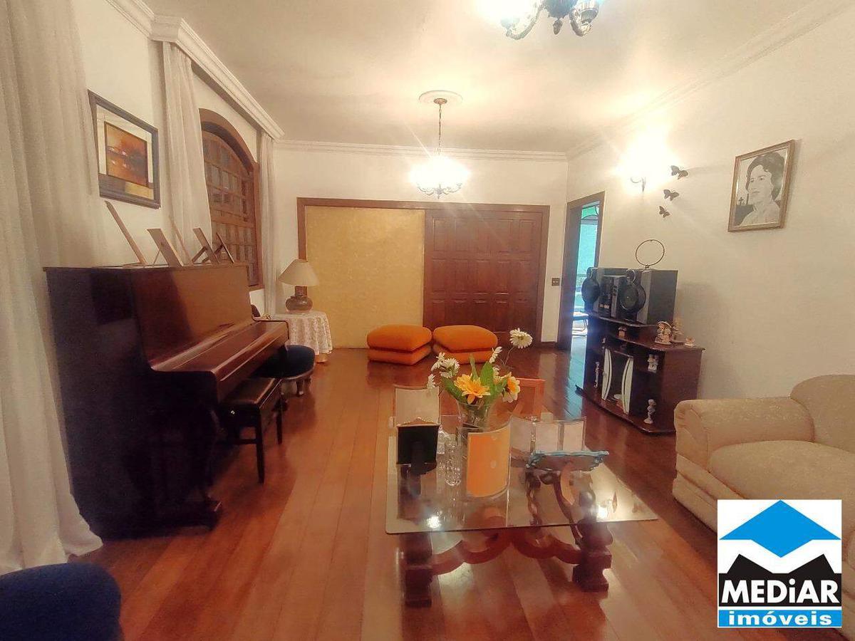 Casa, Colégio Batista, 6 Quartos, 4 Vagas, 1 Suíte