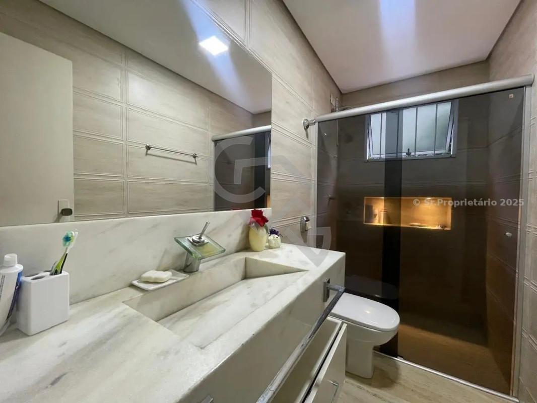 Casa, Santa Lúcia, 5 Quartos, 4 Vagas, 2 Suítes