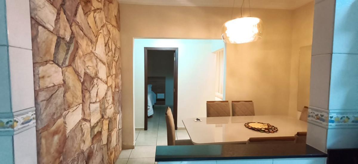 Casa, Santa Terezinha, 3 Quartos, 5 Vagas