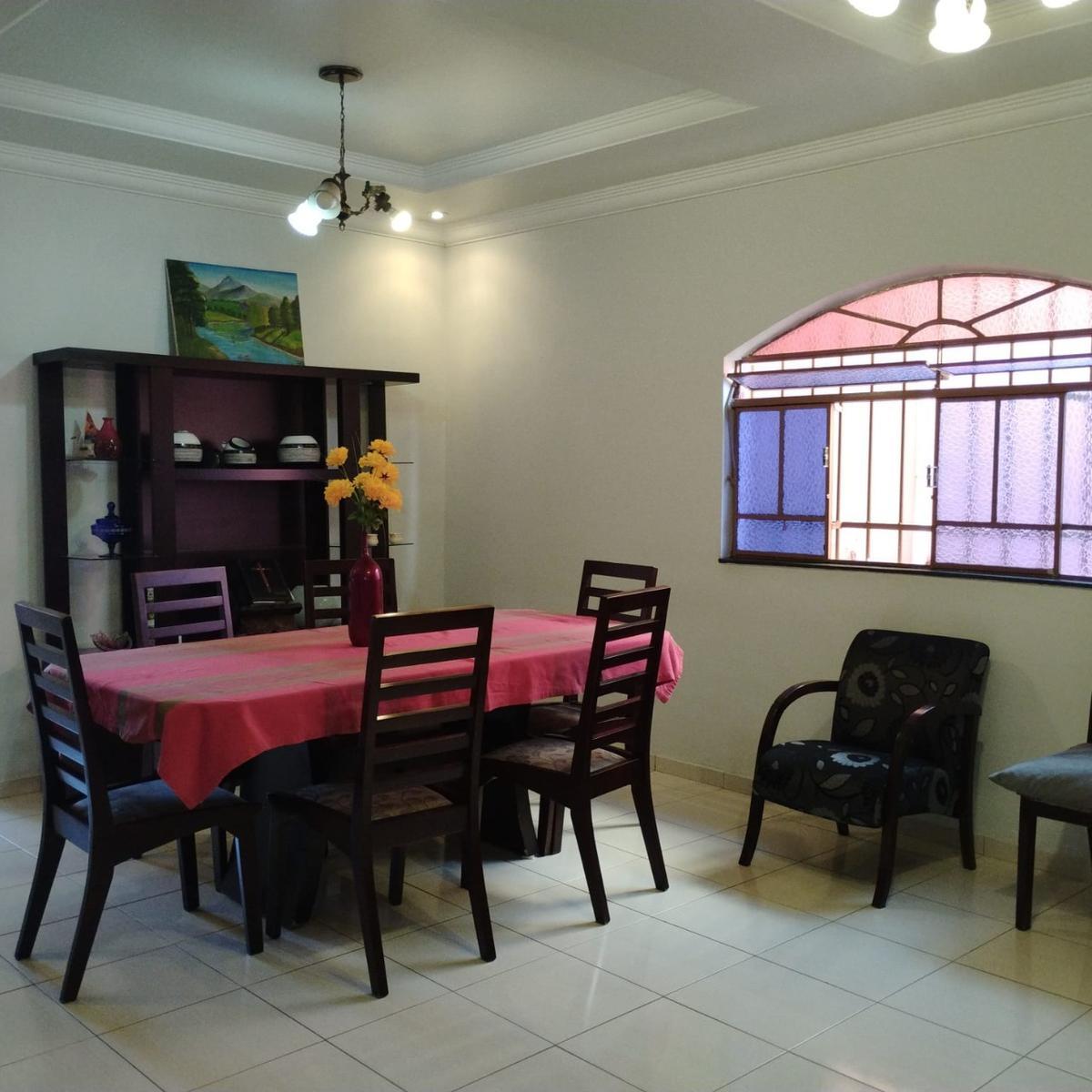 Casa, Ouro Preto, 3 Quartos, 4 Vagas, 1 Suíte