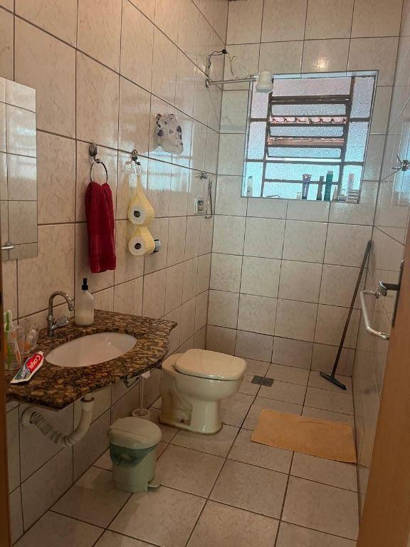 Casa, Centro, 3 Quartos, 0 Vaga