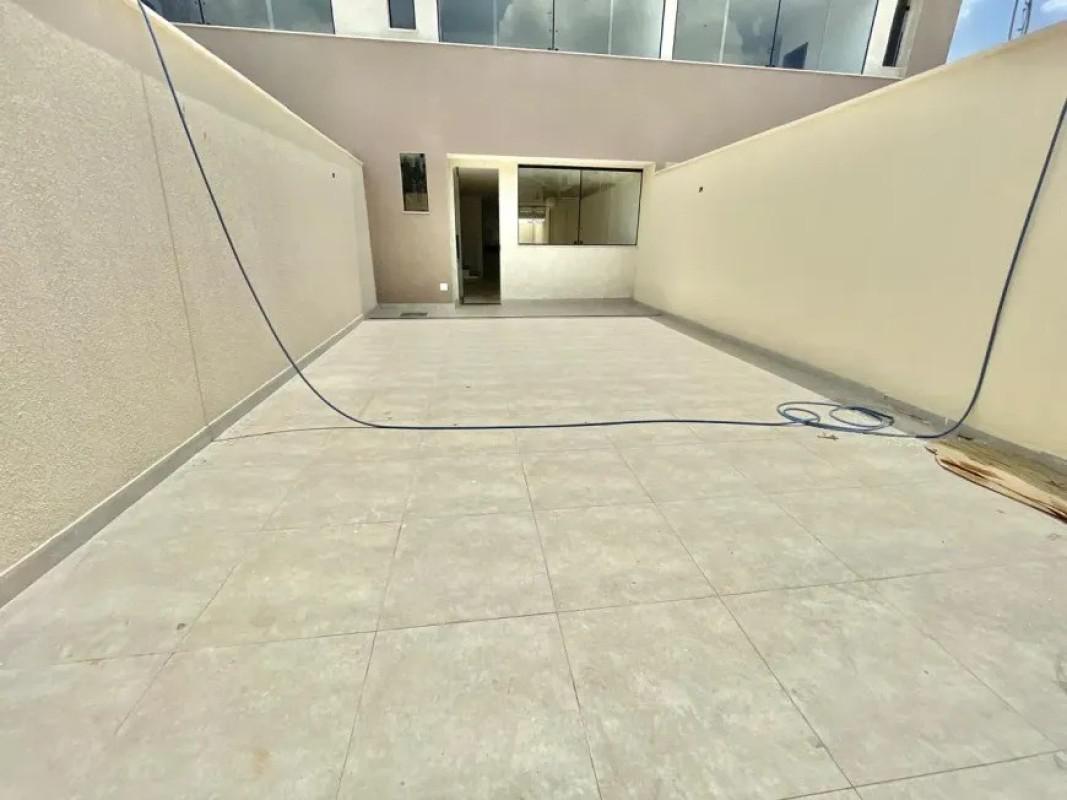 Casa, Santa Branca, 3 Quartos, 3 Vagas, 1 Suíte