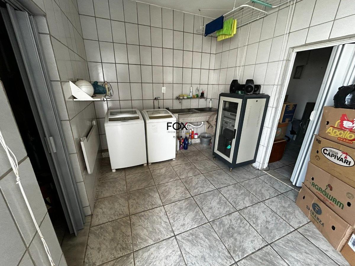 Casa, Estoril, 4 Quartos, 6 Vagas, 1 Suíte