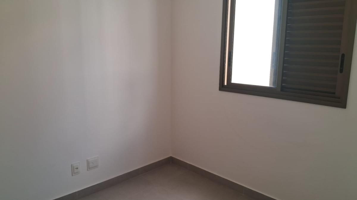 Apartamento, Sagrada Família, 2 Quartos, 2 Vagas, 1 Suíte