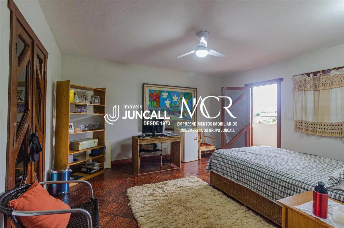 Casa, Castelo, 5 Quartos, 2 Vagas, 1 Suíte