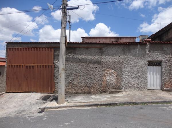 Casa, Europa, 2 Quartos, 4 Vagas, 0 Suíte