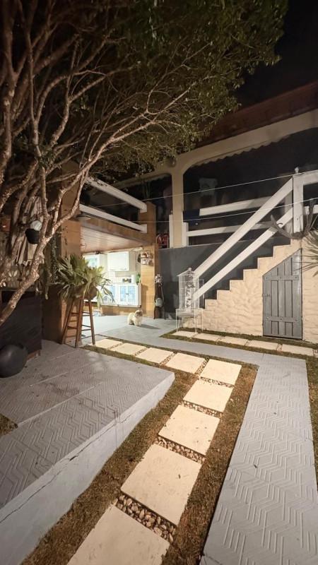 Casa, Teixeira Dias (barreiro), 3 Quartos, 3 Vagas, 1 Suíte