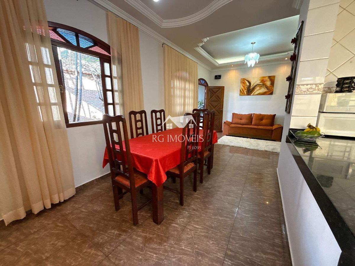 Casa, Niterói, 4 Quartos, 6 Vagas, 1 Suíte