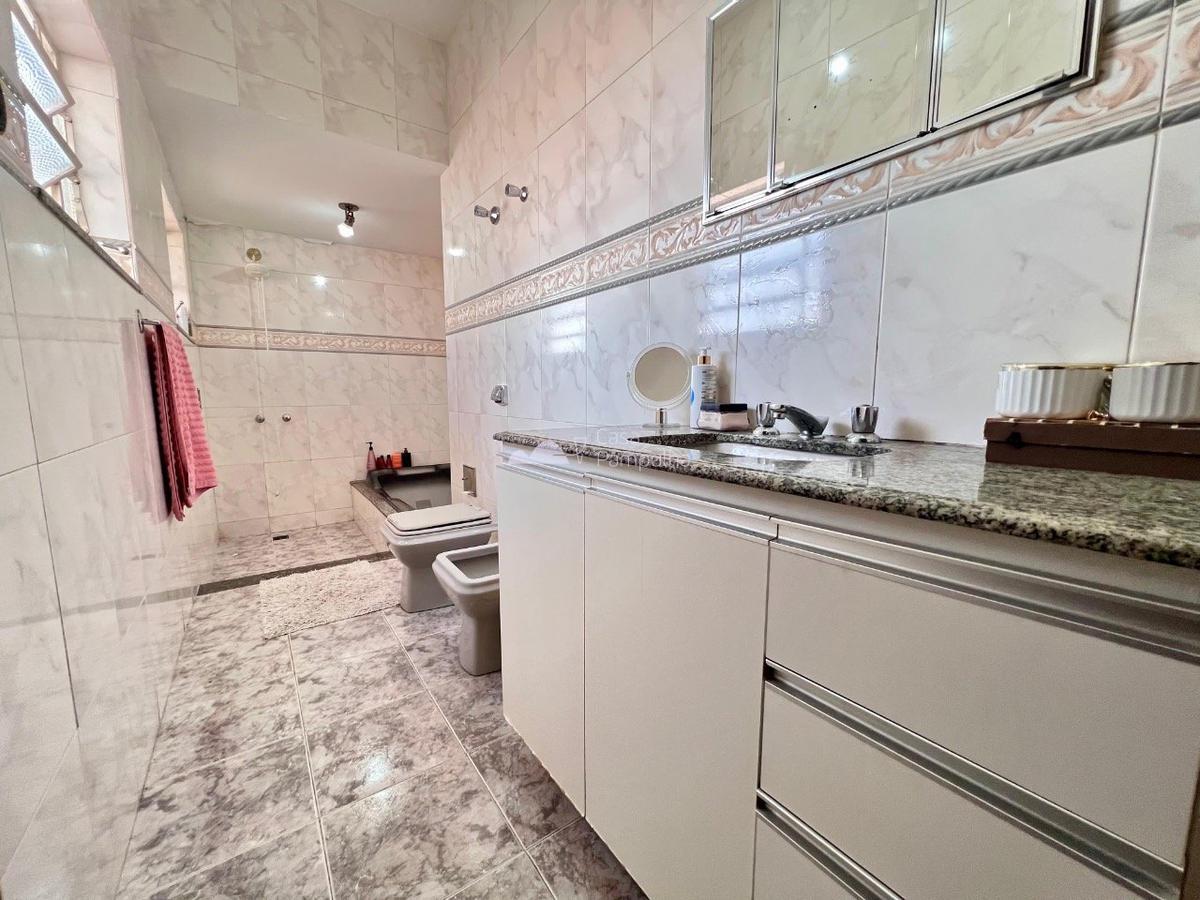 Casa, Planalto, 4 Quartos, 4 Vagas, 1 Suíte
