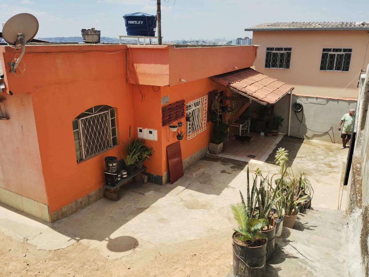 Casa Comercial, Califórnia, 3 Quartos, 12 Vagas