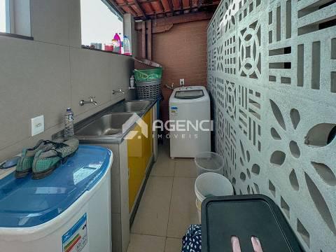 Casa, Camargos, 3 Quartos, 0 Vaga, 2 Suítes