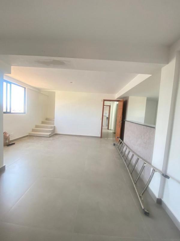 Cobertura, Tirol (barreiro), 3 Quartos, 2 Vagas, 1 Suíte