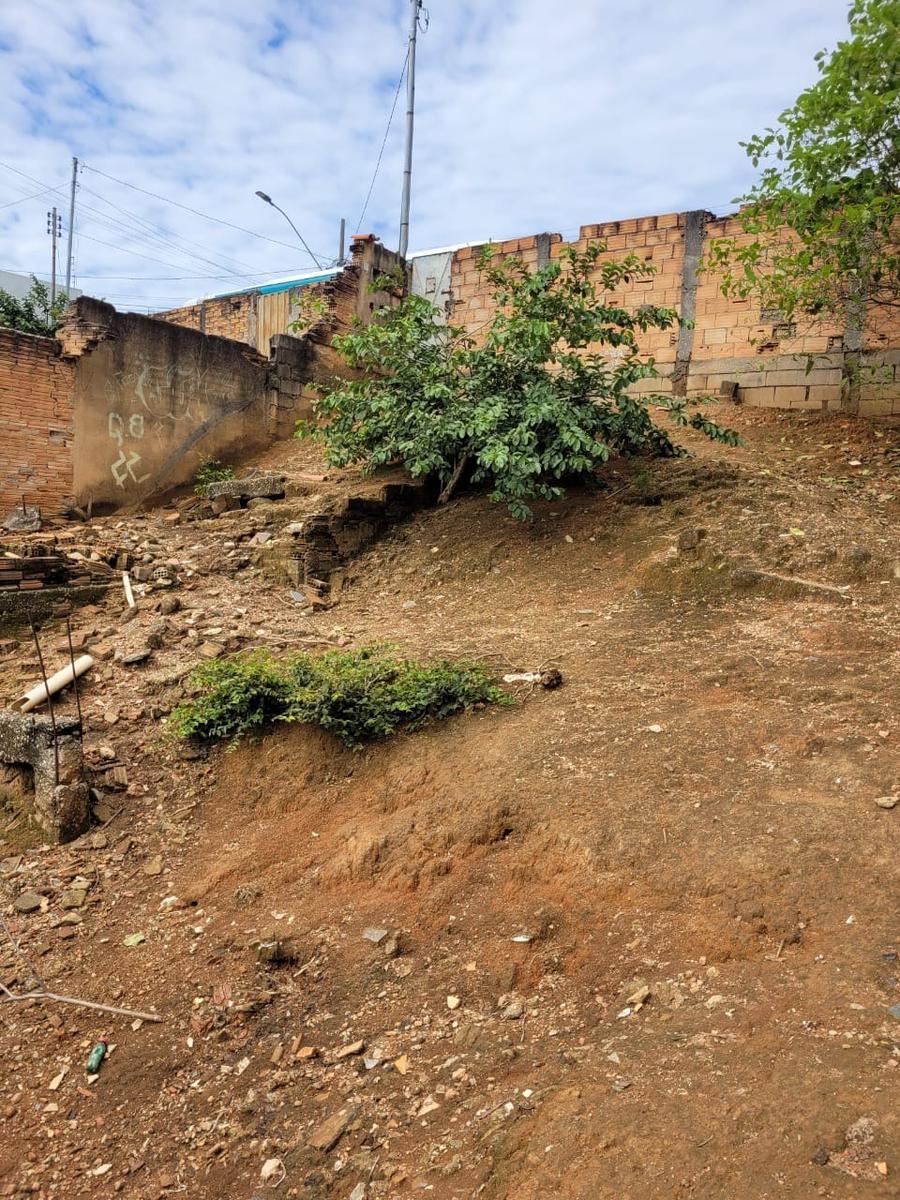 Lote, Monte Castelo, 0 Quarto, 0 Vaga