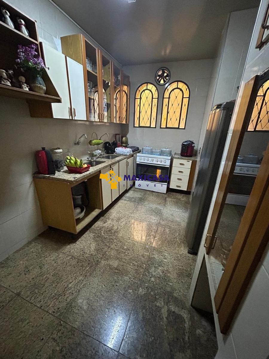 Casa, São José, 5 Quartos, 4 Vagas, 1 Suíte